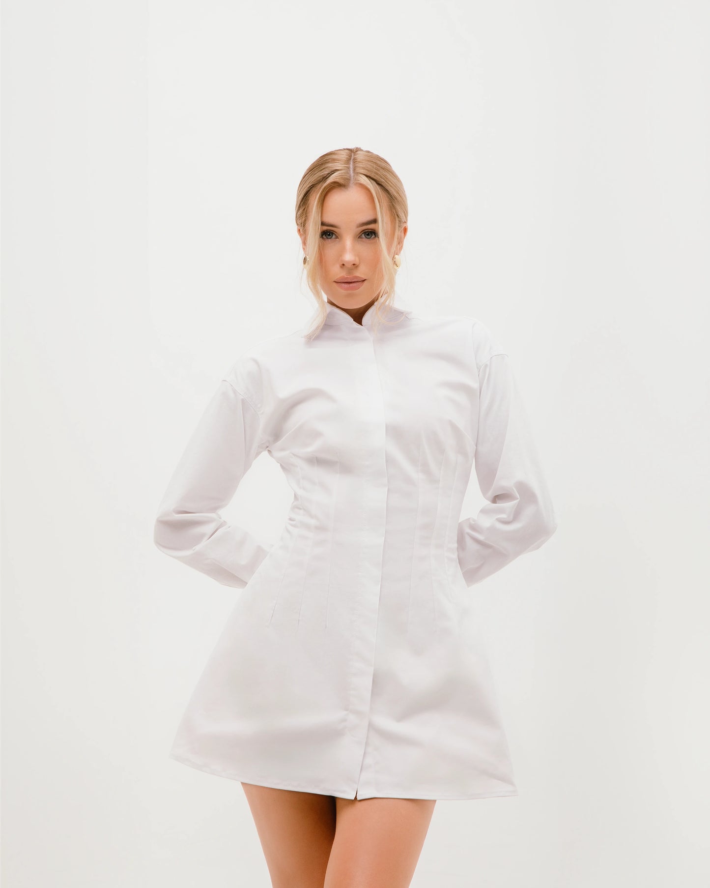Сорочка приталена подовжена біла